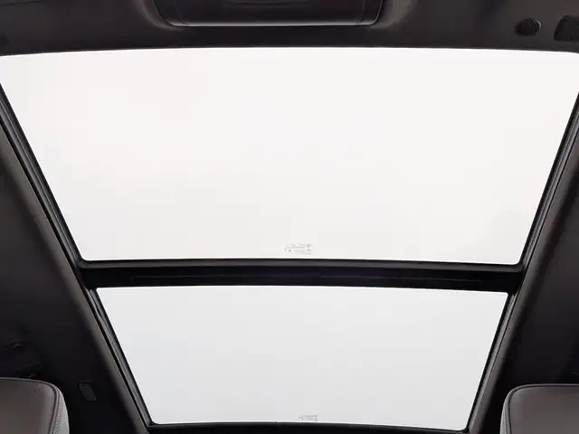 2023 GMC Yukon Denali 6.2L V8/Touch Nav/Pano/Camera - Photo 2