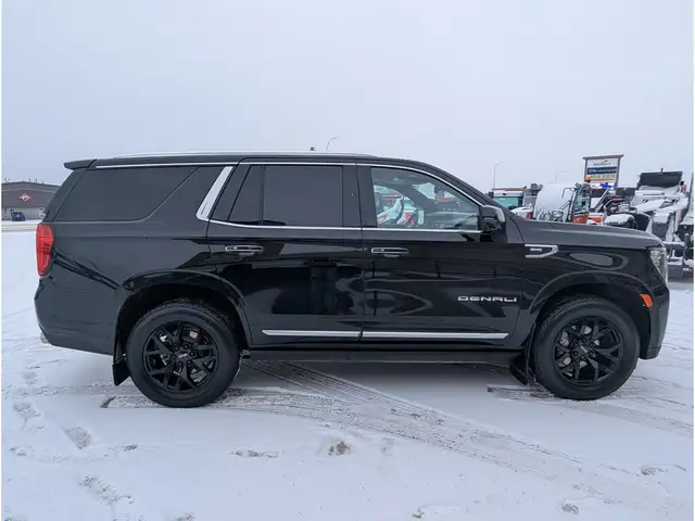 2023 GMC Yukon Denali 6.2L V8/Touch Nav/Pano/Camera - Photo 8