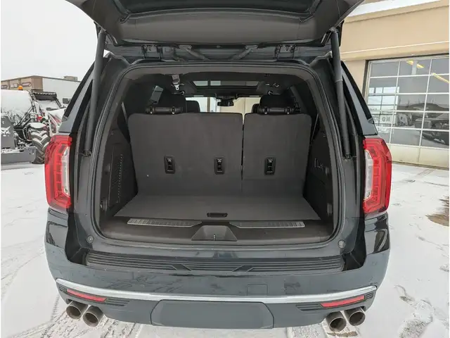 2023 GMC Yukon Denali 6.2L V8/Touch Nav/Pano/Camera - Photo 11