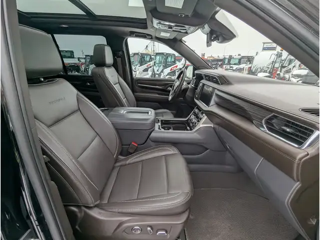 2023 GMC Yukon Denali 6.2L V8/Touch Nav/Pano/Camera - Photo 25