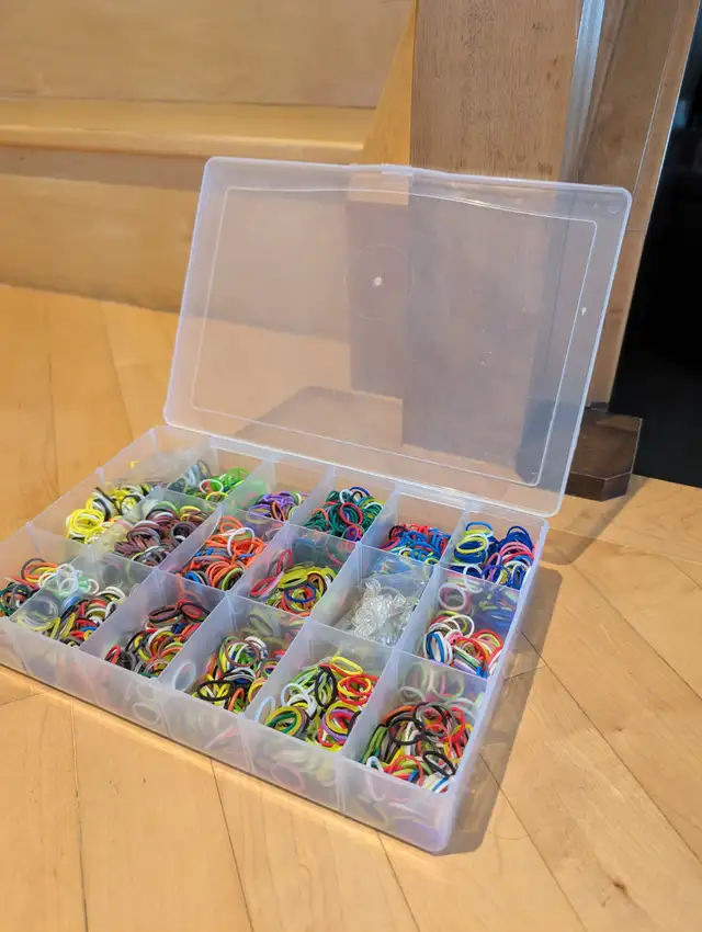 Never Used Rainbow Loom Rubber Bands Refill Kit - Photo 2
