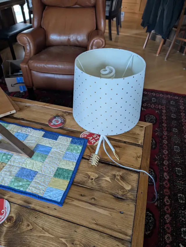 Very Nice Hunger Games Arrow Table Lamp - Photo 2