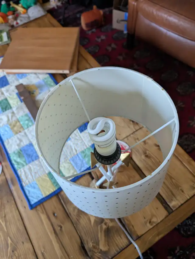 Very Nice Hunger Games Arrow Table Lamp - Photo 6