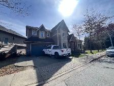 3 Beds 1 Bath Suite - Photo 9