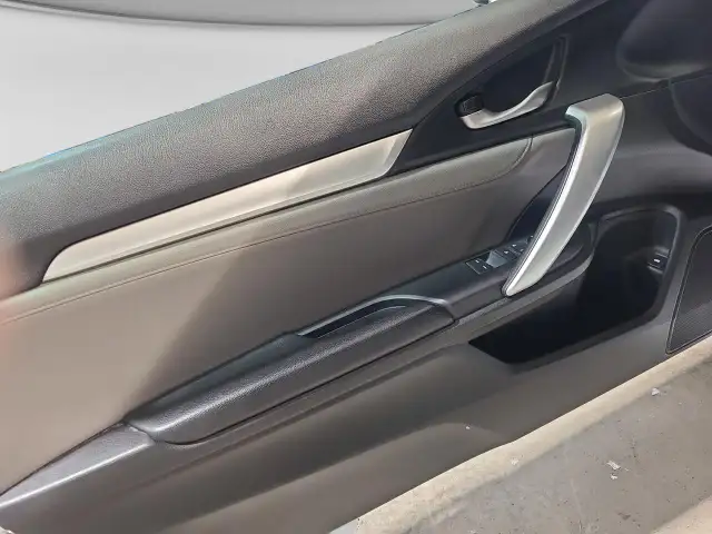 2017 Honda Civic Touring - Photo 11