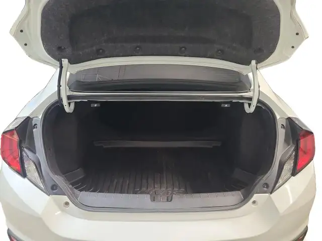 2017 Honda Civic Touring - Photo 18