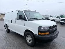 2018 Chevrolet Express - Photo 8