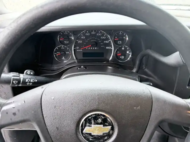 2018 Chevrolet Express - Photo 13