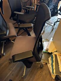 Haworth Very Office Chair! - Photo 4