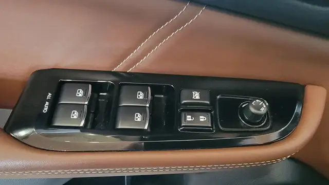 2018 Subaru Outback PREMIER 3.6R AWD - Photo 11