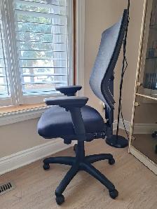 Uline - Ergonomic Mesh Office Chair - Black - Photo 3