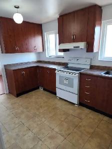 2500 - 3 Bedroom Upper Level Semi Brampton - Photo 3