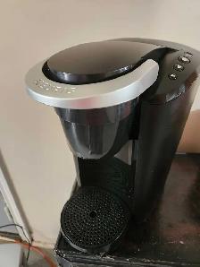KEURIG COFFEE MAKER - Photo 3