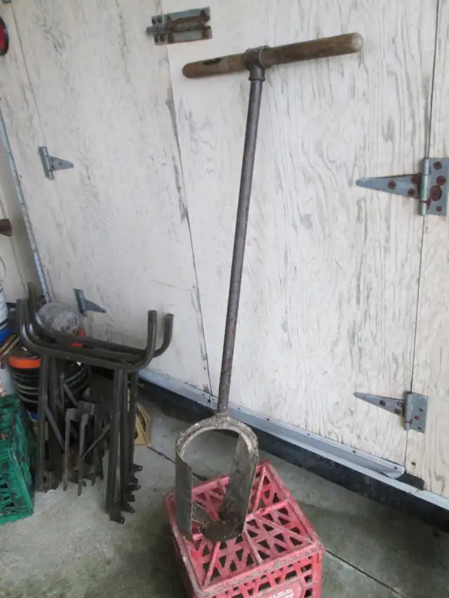 POST HOLE AUGER
