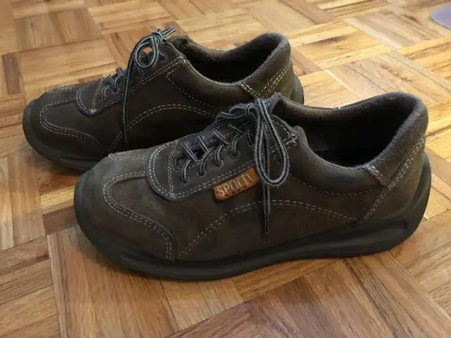 CHAUSSURES DE TRAVAIL / SÉCURITÉ FEMME