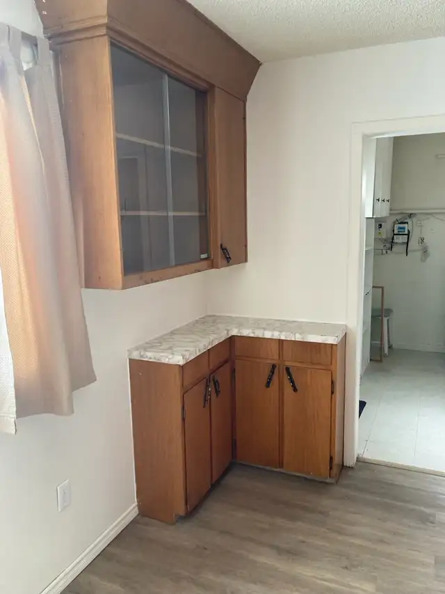 Small three bedroom house for rent in Yorkton - Photo 2
