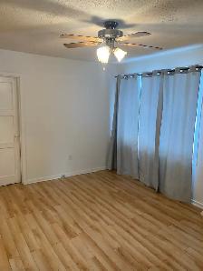 Small three bedroom house for rent in Yorkton - Photo 4