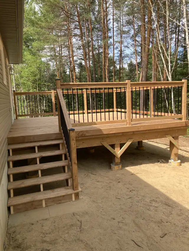 Deck and fence experts - Photo 3