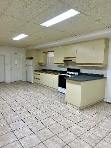Large 2 Bedroom Bsmt –$2100 Utilities/Parking –Dufferin/Eglinton