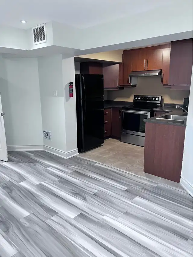 Basement For Lease in Brampton - Photo 6