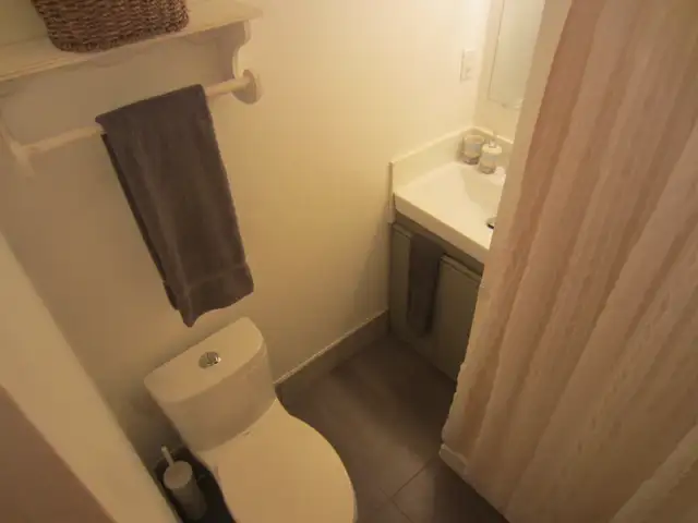 Vieux-Limoilou: beau studio entièrement meublé - Photo 3