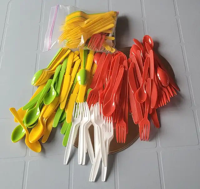 BAC ET ACCESSOIRES POUR PARTY - Photo 8