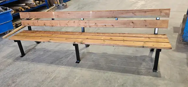 Outdoor benches - Photo 2