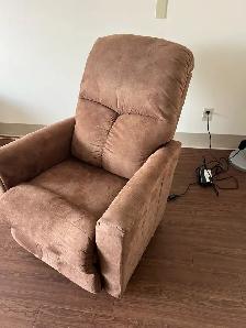 Free delivery Like New La-Z-Boy Rocking Recliner used 2 month - Photo 2
