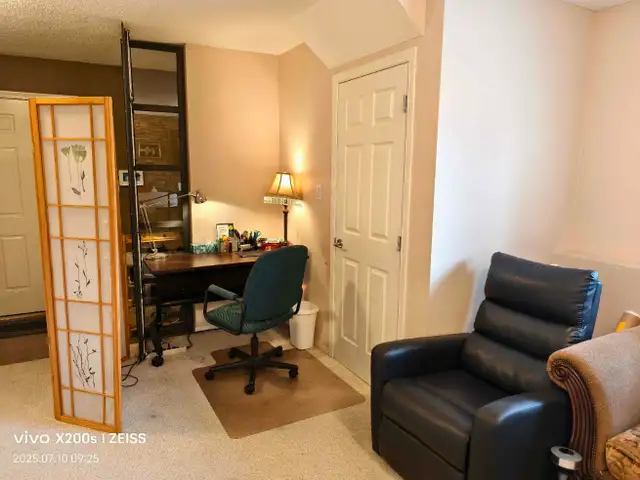 Furnished One Bedroom with Living Room and Bathroom in Southwest - Photo 4