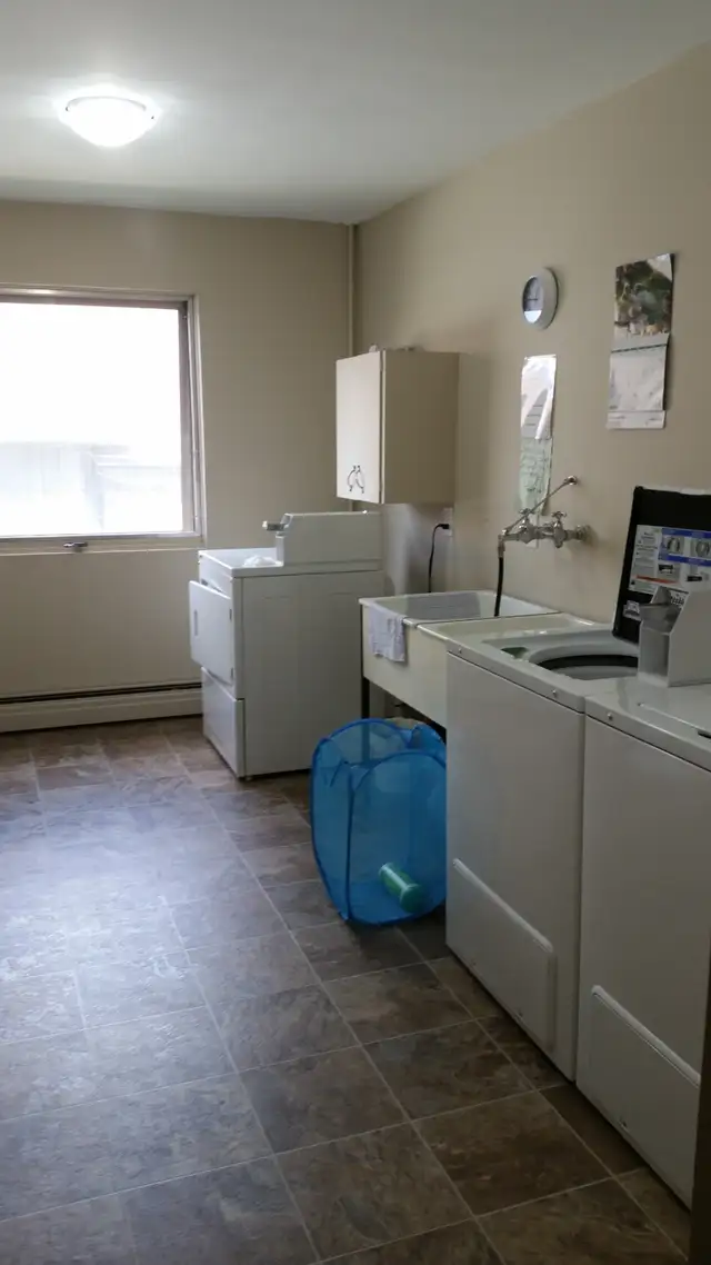 Mature Adult Living, 2 bdrm Quiet Building. - Photo 5