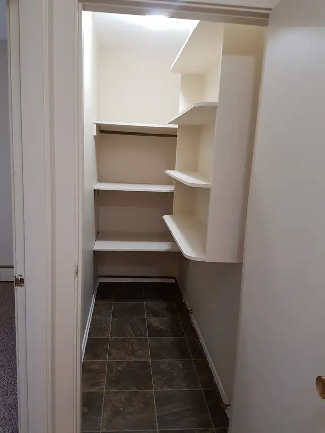 Mature Adult Living, 2 bdrm Quiet Building. - Photo 7