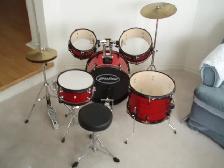CHILD'S DRUM SET  ( FULL SET UP ) - EXCELLENT CONDITION - Photo 2