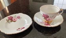 ROYAL IMPERIAL BONE CHINA TEA SET - Photo 2