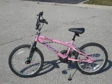 GIRL POWER 20' TEMPEST RAZOR BMX STYLE BIKE $140.00 FIRM! - Photo 3