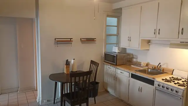Plateau, Beau 3 ½ MEUBLÉ ou NON MEUBLÉ, chauffé, 1100 $, libre. - Photo 2