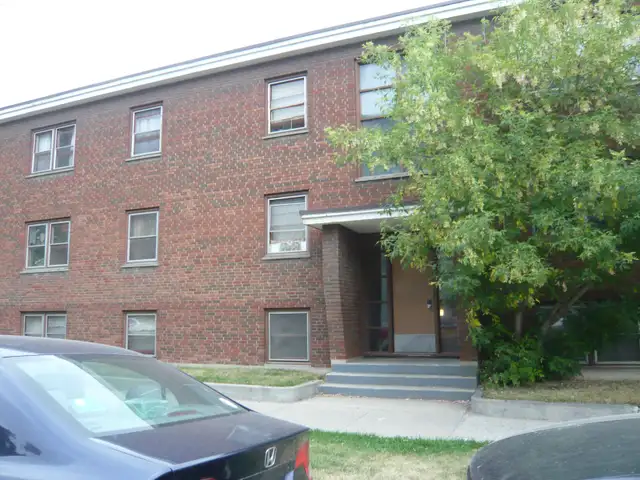 Beltline connaught 1 bedroom walkup, bright $1080/m  electricity - Photo 9