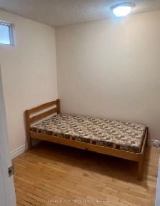 Room For Rent - 99 Cameron St