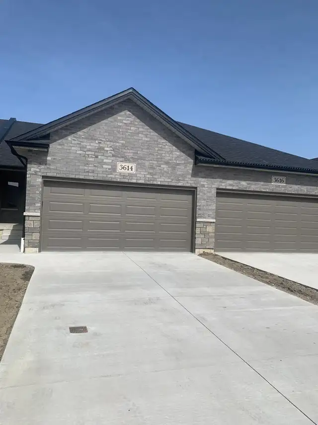 luxury townhome for lease/rent