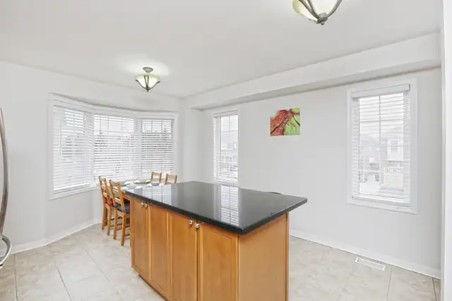 Full House 3 1 Bed Townhouse | 6 Parking | Brampton West - Photo 5