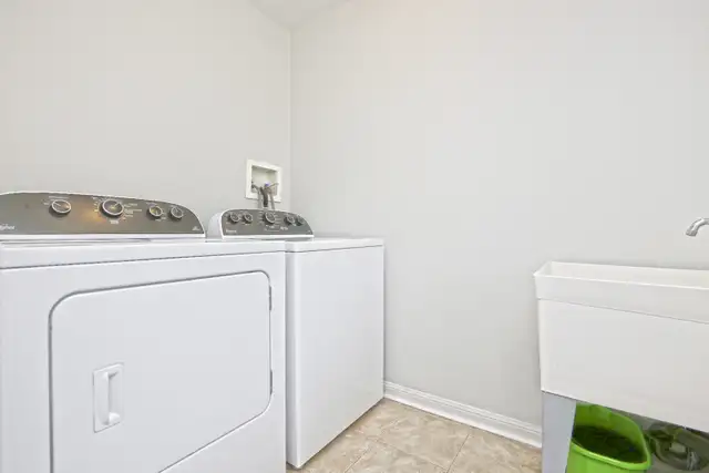 Full House 3 1 Bed Townhouse | 6 Parking | Brampton West - Photo 8