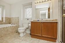 Full House 3 1 Bed Townhouse | 6 Parking | Brampton West - Photo 16