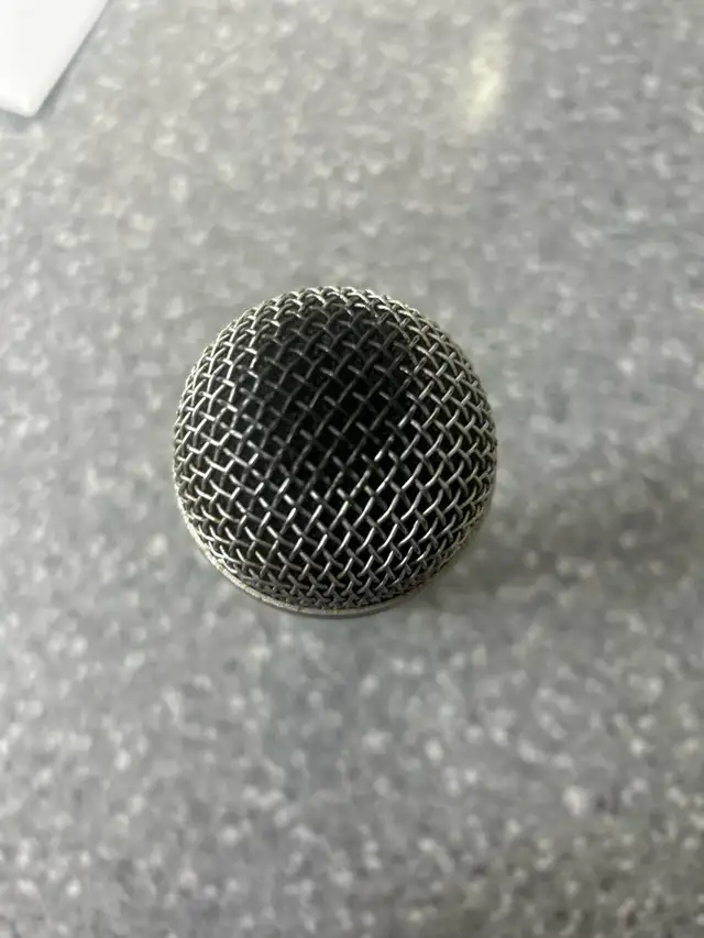 Shure SM58 Uni-Directional Cardioid Microphone - Photo 2