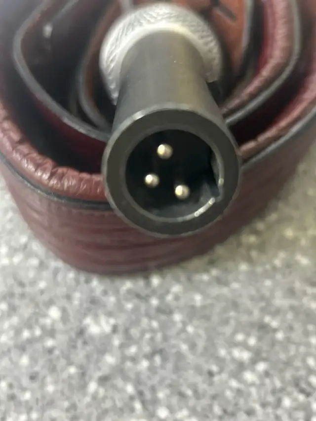 Shure SM58 Uni-Directional Cardioid Microphone - Photo 3