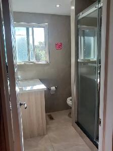 A private day room with its own bathroom - Photo 2