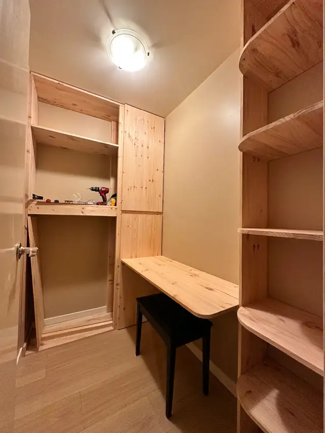 ONE BEDROOM   DEN - Photo 5