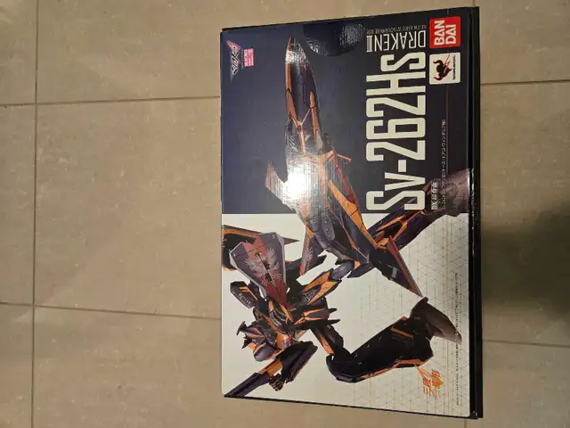 DX Chogokin SV-262HS Draken III Keith Windermere - Like New