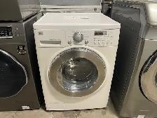 Mini laveuse frontale blanche LG