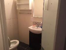 Available now c-train Mall university close downtown one room - Photo 5