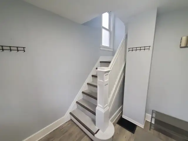Luxury reno'd huge 5bd & 2bth near waterfront avail May 1st - Photo 6