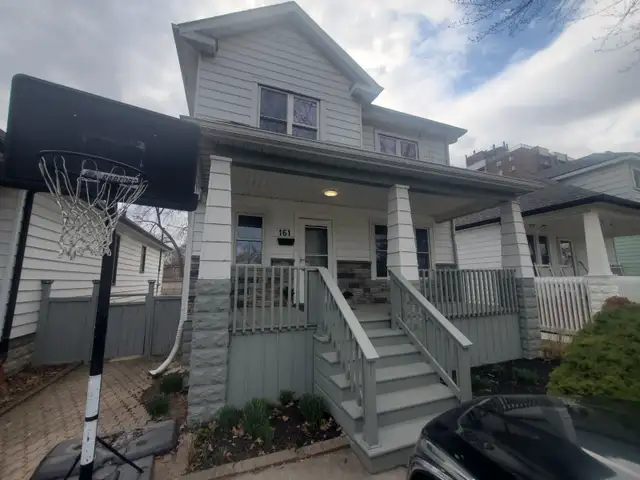 Luxury reno'd huge 5bd & 2bth near waterfront avail May 1st - Photo 13